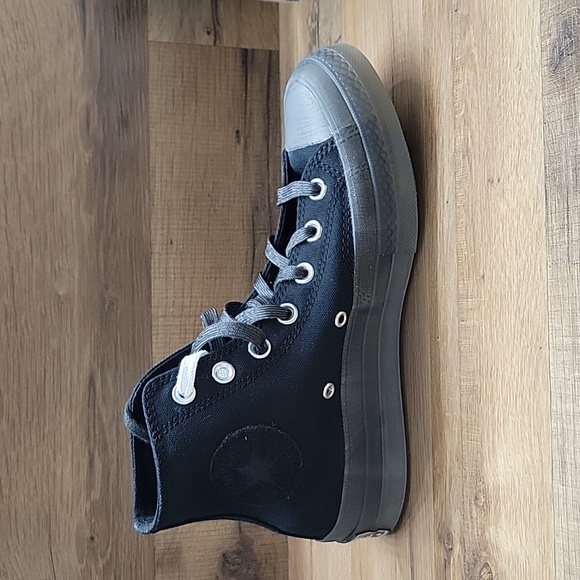 Converse high top Brand new in the box. - Picture 5 of 9